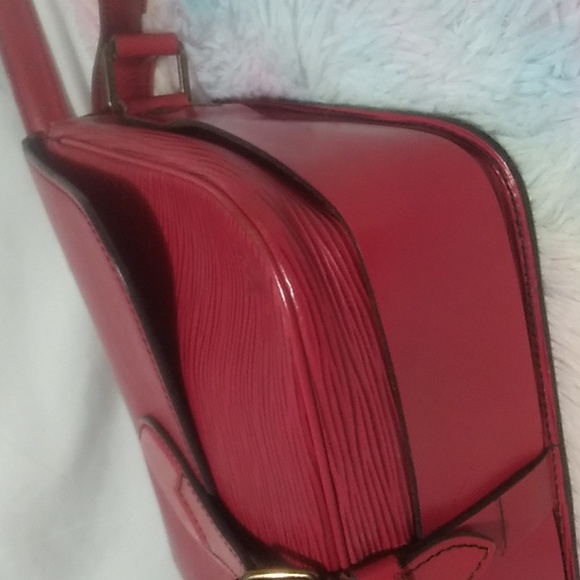 FIRM! Authentic Louis Vuitton Epi Cartuochiere MM Red Leather Bag MI0990 - Picture 9 of 17